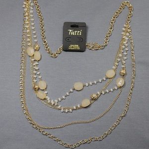 Costume jewelry gold tone necklace